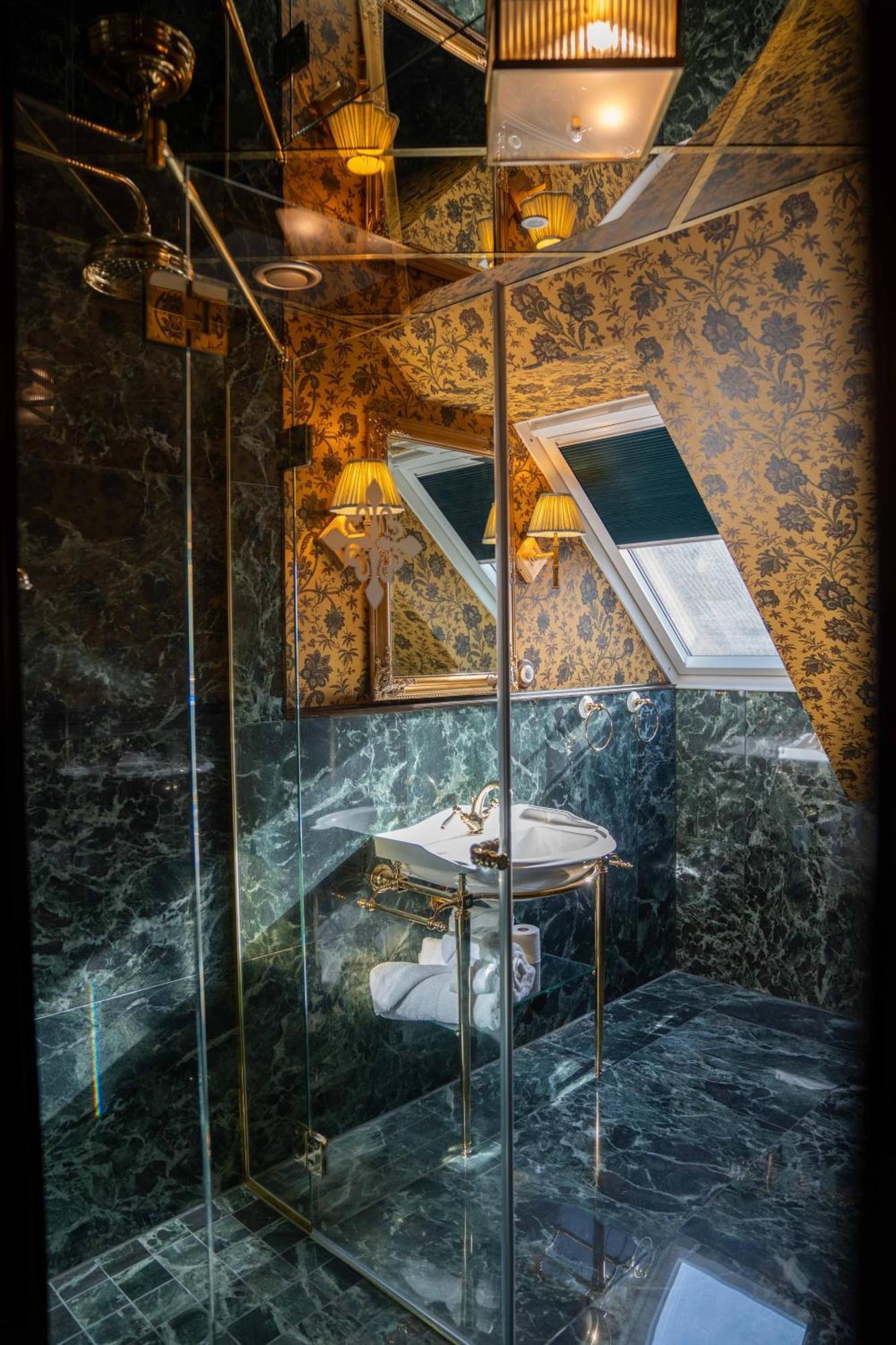 Charmante - Skostredet Hotel Берген Экстерьер фото